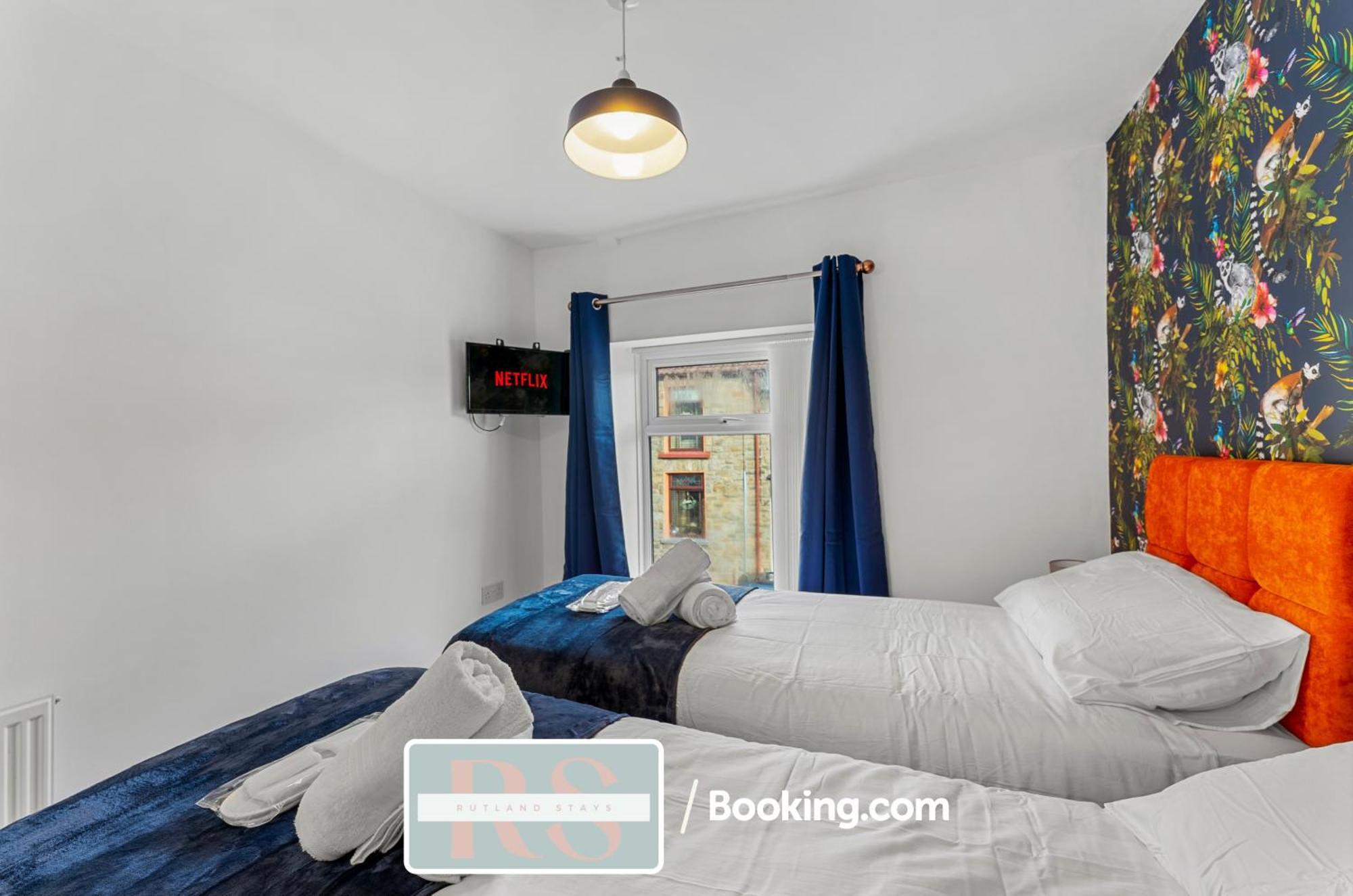 Contractors Accommodation South Wales By Rutland Stays Short Lets & Serviced Accommodation Pentre Treorky Exterior photo
